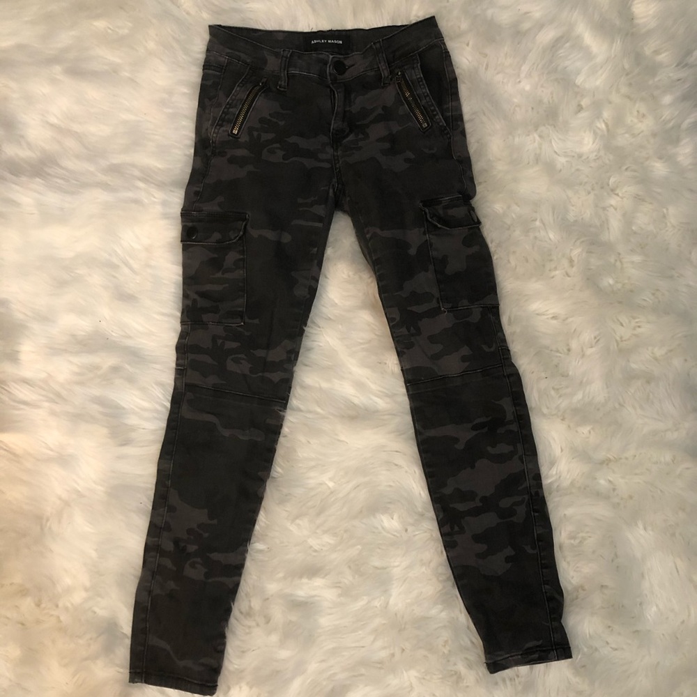✨Camo Jeans✨